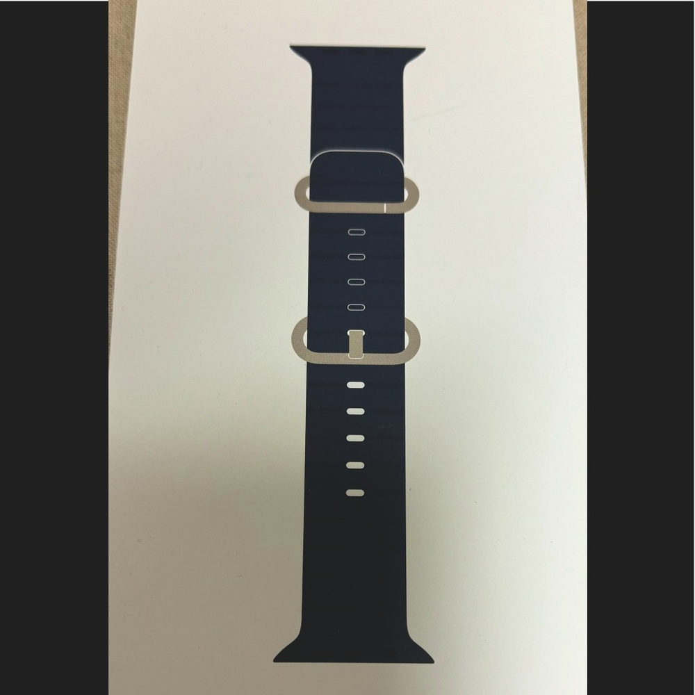 *****SOLD….Apple Watch 45mm Ocean Band Blue